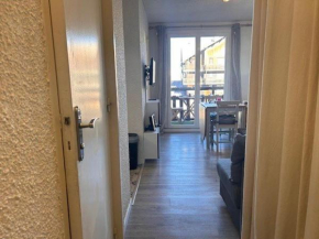 Studio Cabine 4 pers. à Risoul 1850, Accès Direct Pistes, Balcon, Piscine Chauffée l'Été - FR-1-330-575